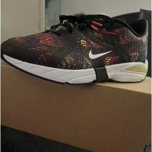 NIKE DIMSIX(WORN ONCE!!!!)